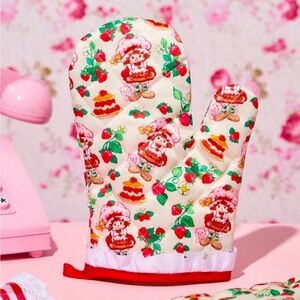 Strawberry Shortcake Oven Mitt NEW 🏷️